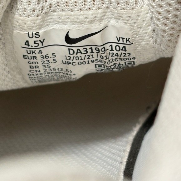 Nike Air Max 2021 Shoes Sneakers 4.5Y / 6 Women Summit White DA3199-104 - Picture 6 of 7